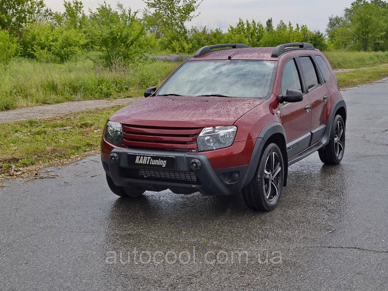 Решітка радіатора "КАРТ" Renaul Duster 2010-2017 р. в. Рено Дастер