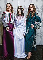 Дизайнерський костюм (зліва)