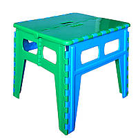Дитячий розкладний пластиковий столик або великий стілець розкладний