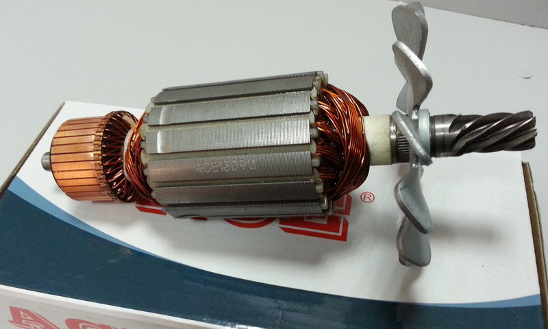 Якір (ротор) для монтажної пилки Makita 2414NB (194*54/ 7 з вліво)