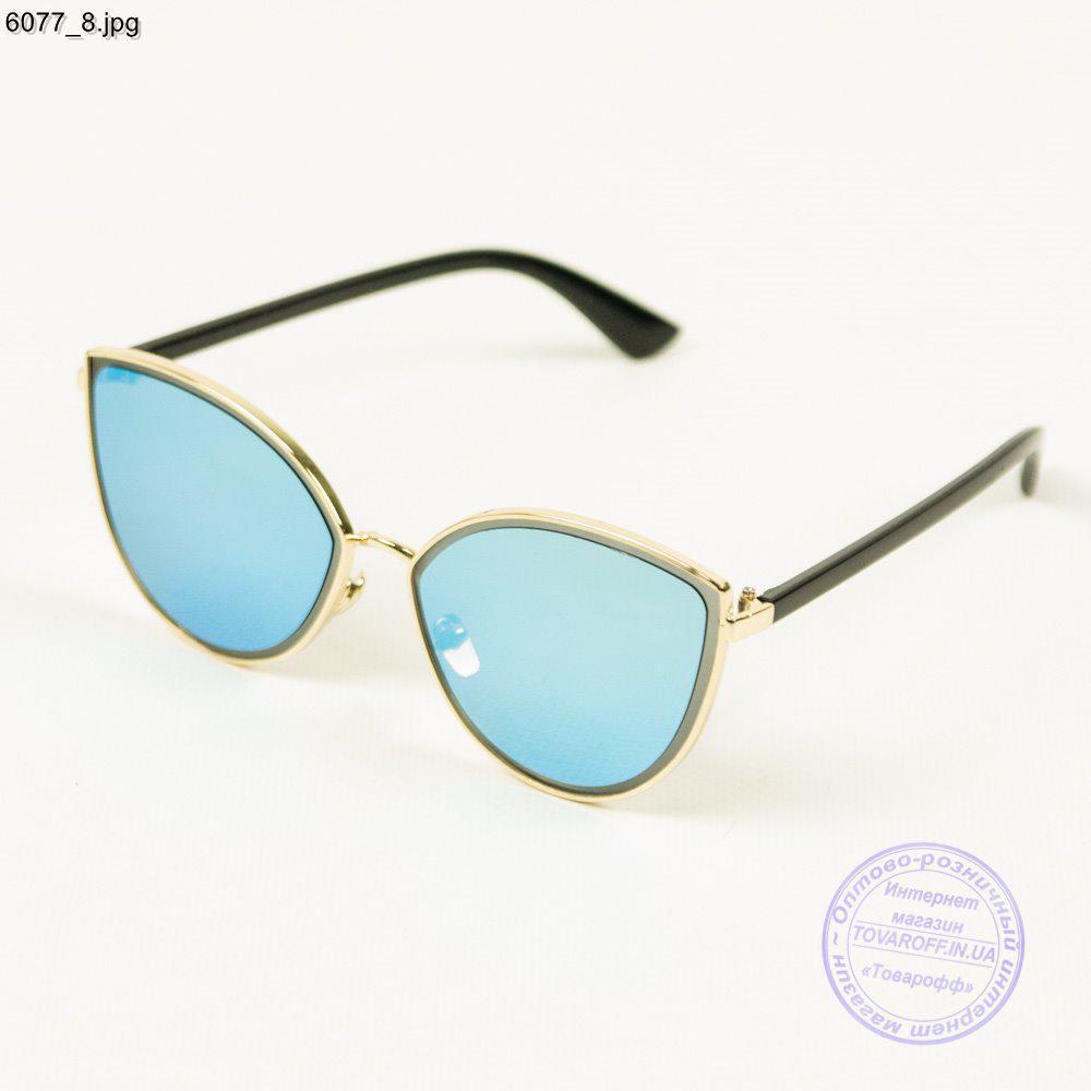 Оптом сонцезахисні окуляри жіночі - Сріблясті з блакитними лінзами - 6077/2