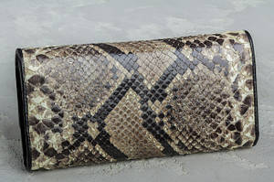 Сумки, клатчі та барсетки зі шкіри змії та пітону