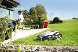 Робот-газонокосилка
