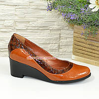 Женские коричневые классические туфли на невысокой устойчивой платформе, натуральные кожа и кожа крокодил
