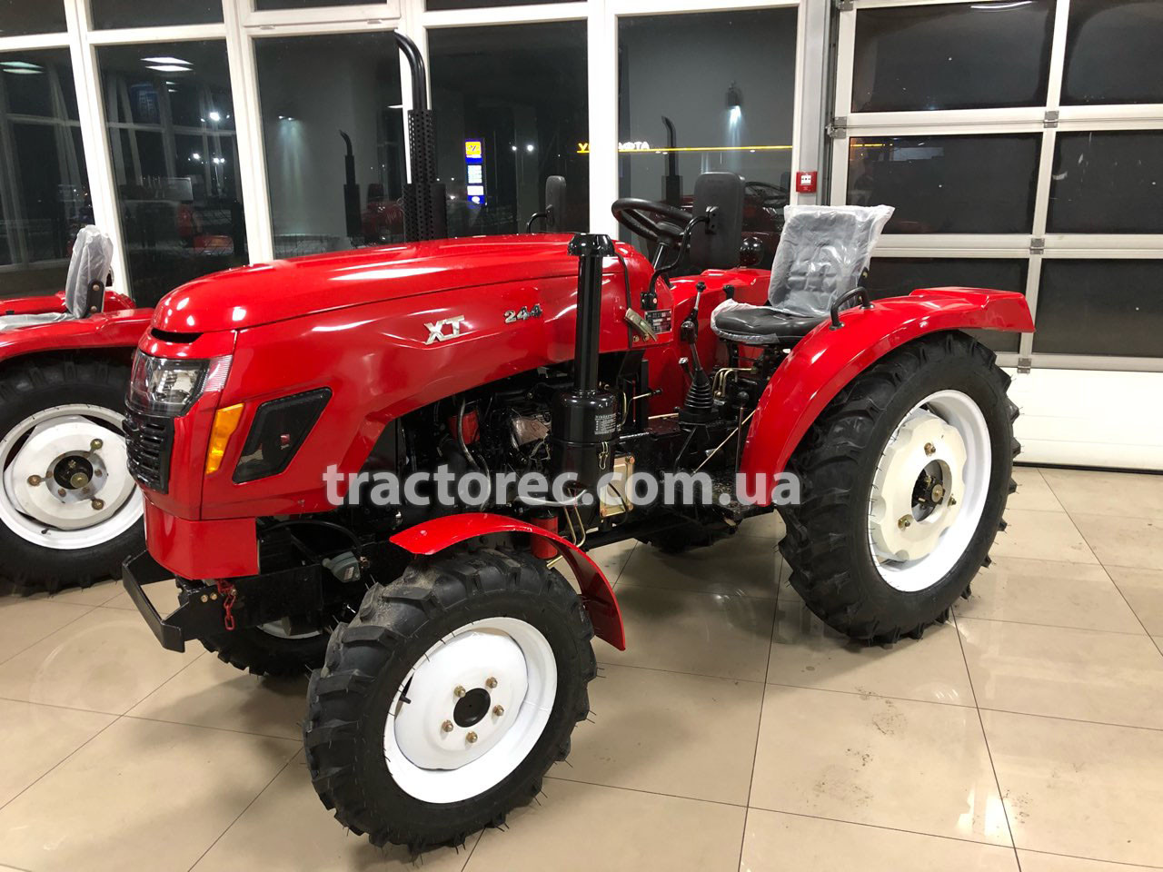 Трактор Xingtai XT244E, 3 цил, 4*4, 25 л.с, ГУР, 4х4, блокирование колес. Бесплатная доставка! - фото 1 - id-p43930098