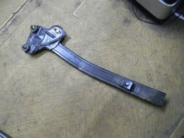Напрямна скла дверей Subaru Outback, Legacy B13 03-08, 2.5, 62240AG130