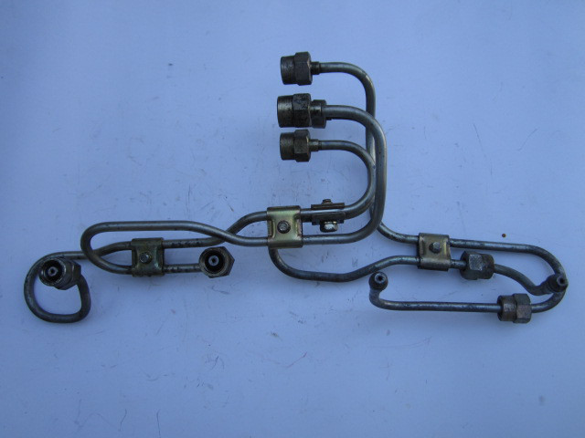 Паливопровід трубка форсунок Mitsubishi Galant E30 1.8td 4D65