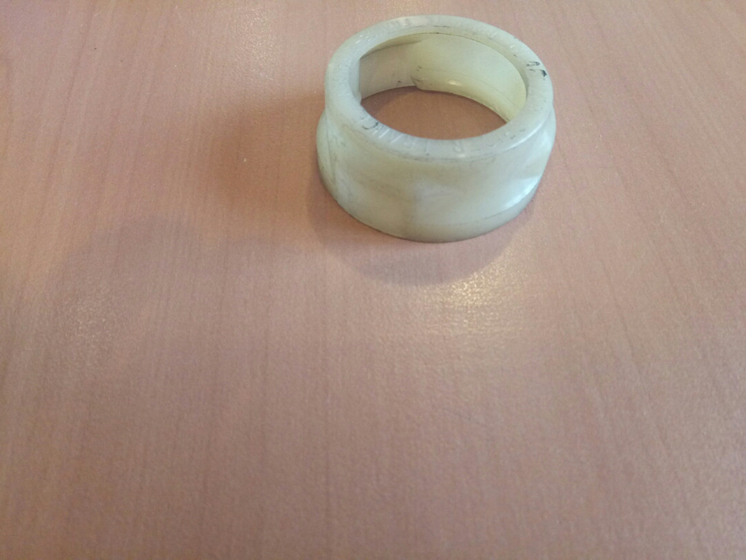 Кільце пластмасовоє
