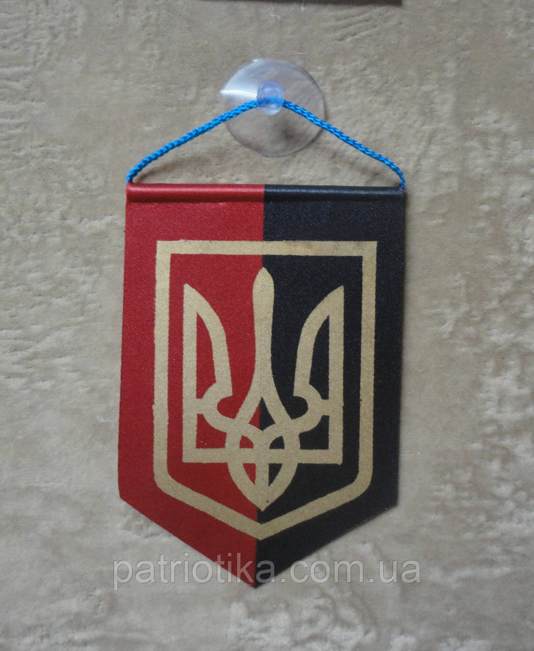 Вимпел ОУН-УПА 11х8 см на присосці