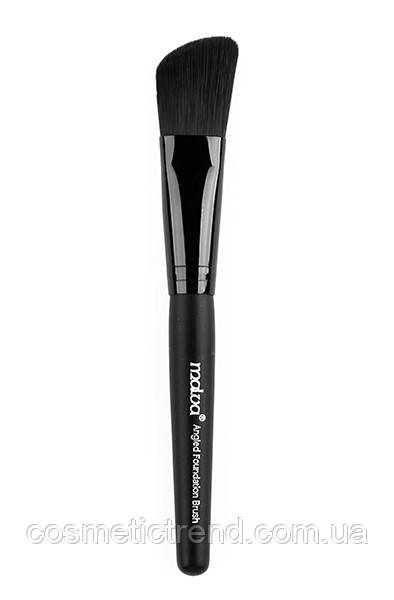 Пензель кутовий/скошений для тональної основи) Angled Foundation Brush M-309 No005 Malva cosmetics