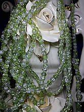 Намистини "бите скло" біло-оливкові діаметр 6 мм на нитці