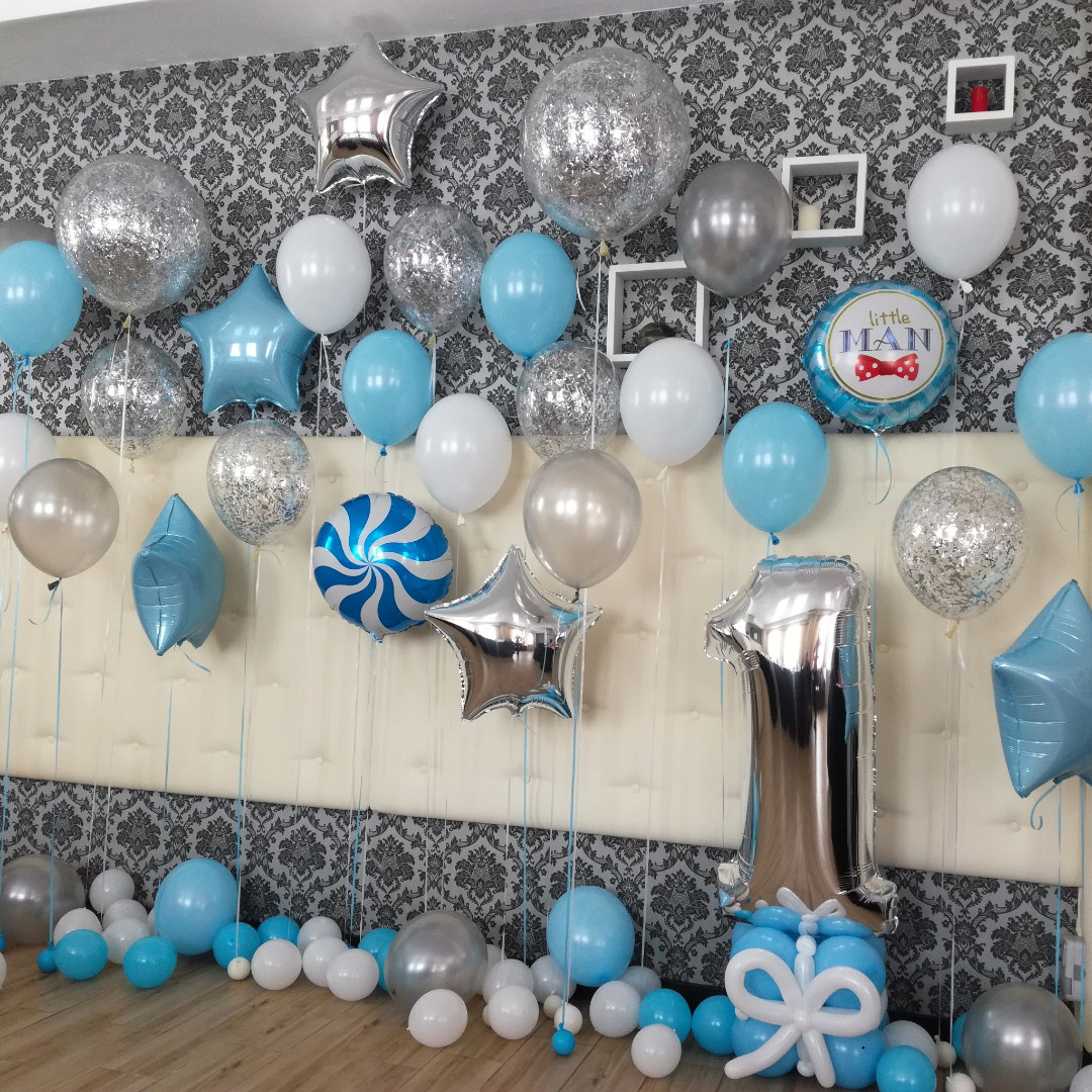 Фотозона гелієвим кульками для маленького джентльмена