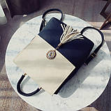 Рюкзак сумка (трансформер) міський жіночий з брошкою і пензликами (чорний з бежевим), фото 6