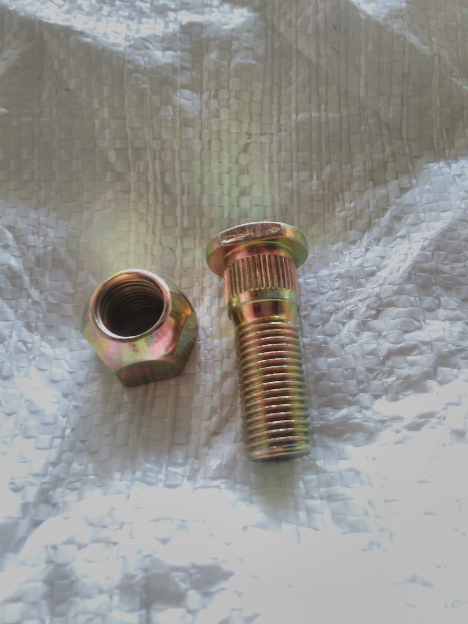 Гайка и шпилька колеса Волга, УАЗ (болт колеса, гайка) (пр-во Авто ...