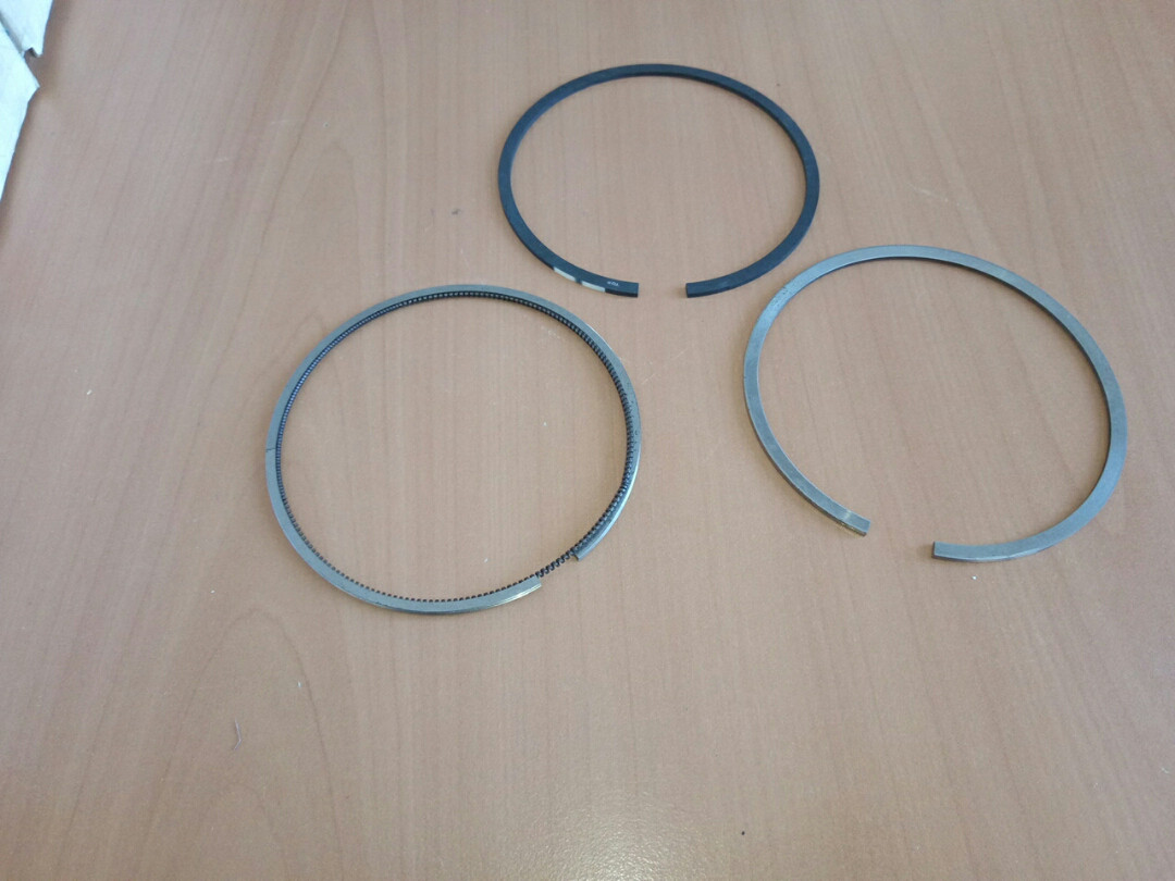 Комплект поршневих кілець