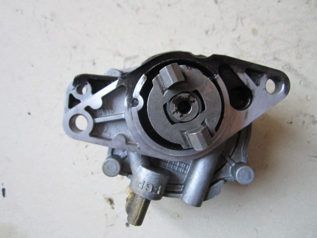 Помпа насос вакуум Opel Combo 73501167 1.3 CDTI Z13DTJ Corsa Fiat Alfa Romeo Ford Suzuki