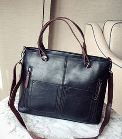 Жіноча сумка на блискавці з екошкіри з плечовим ремінцем чорна