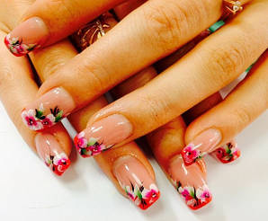 Работы мастеров  выполнены в сети салонов  MakNailS 7