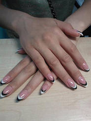 Работы мастеров  выполнены в сети салонов  MakNailS 9