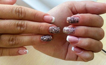 Работы мастеров  выполнены в сети салонов  MakNailS 12