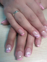 Работы мастеров  выполнены в сети салонов  MakNailS 13