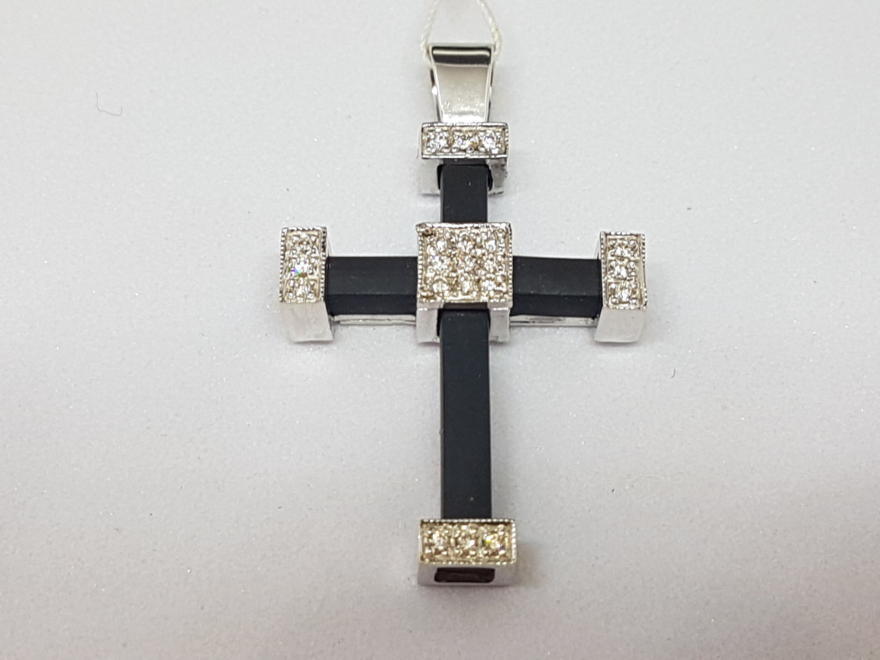 Золотий хрестик "Спаси і збережи" з діамантом. Артикул 3041757ББ