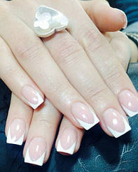 Работы мастеров  выполнены в сети салонов  MakNailS 22