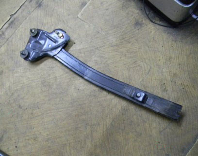 Напрямна склянка дверей Subaru Outback, Legacy B13 03-08, 2.5, 61240AG100