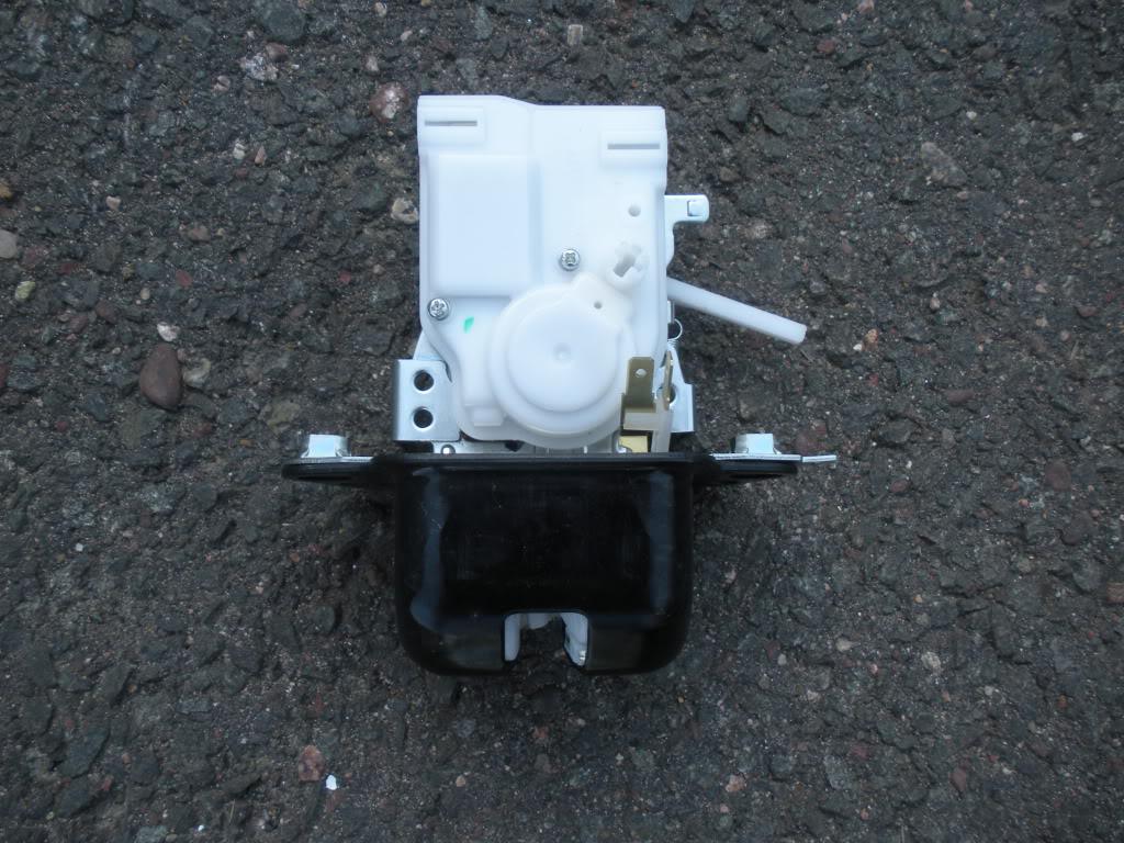Замок кришки багажника Subaru Outback, Legacy B13 03-08, 2.5, 63032AG00B
