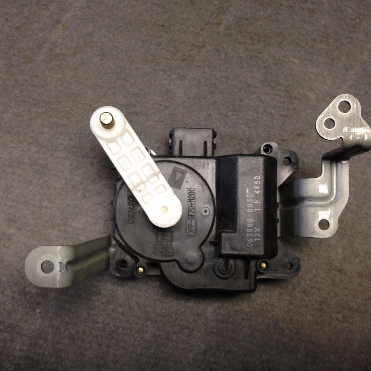 Привод заслінки печки Subaru Outback, Legacy B13 03-08, 2.5, 72131AG26A