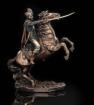 Статуетка Veronese "Гетман" (22*20 см) 02440A4