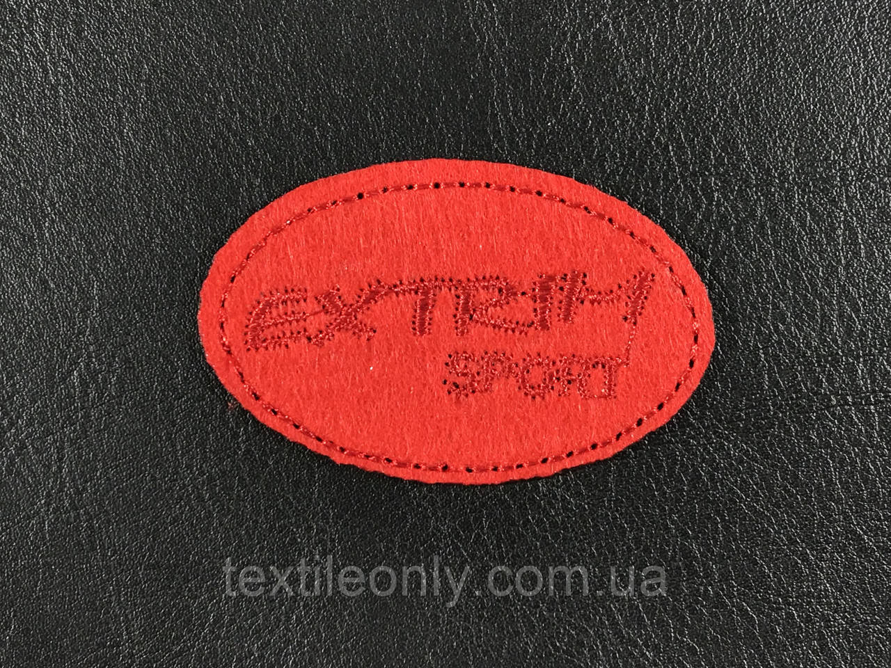 Нашивка Extrim sport колір червоний 60x38 мм