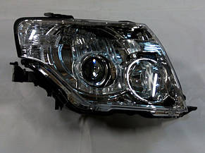 Фара Mitsubishi Pajero Wagon IV (права) 8301A046