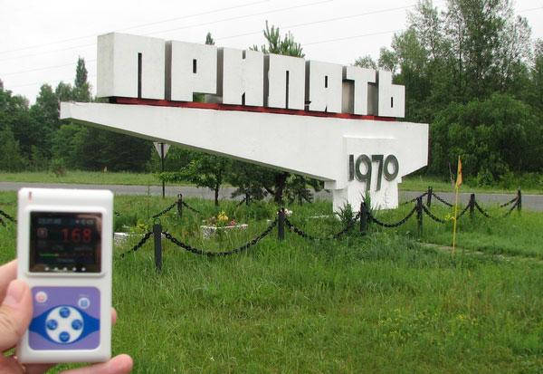 Дозиметр Радіаскан 701 (RadiaScan-701). Вимірювання радіаційної обстановки в місті Чорнобиль, ЧАЕС і Рудому лісі. Враження про роботу приладу.
