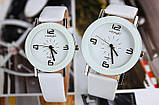 Годинник жіночий наручний кварцовий з білим шкіряним ремінцем., фото 2