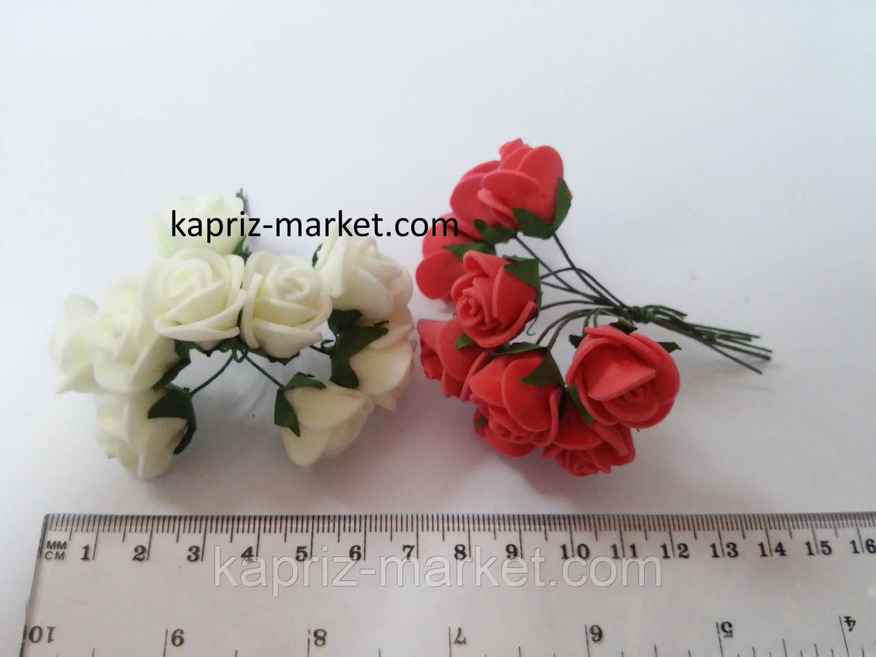 Декор, роза из фоамирана, диаметр 2 см, цена за 1 цветочек - фото 1 - id-p679475153