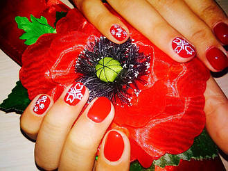 Работы мастеров  выполнены в сети салонов  MakNailS 26