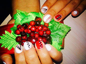 Работы мастеров  выполнены в сети салонов  MakNailS 31