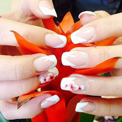 Работы мастеров  выполнены в сети салонов  MakNailS 33