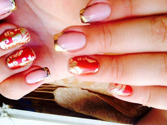 Работы мастеров  выполнены в сети салонов  MakNailS 37