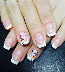 Работы мастеров  выполнены в сети салонов  MakNailS 38