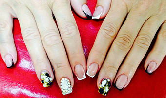 Работы мастеров  выполнены в сети салонов  MakNailS 44