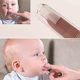 Перша силіконова щітка на пальчик - прорізувач для Немовлят + КОРОБОЧКА., фото 2