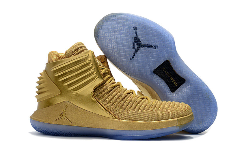 Баскетбольні кросівки Air Jordan XXXII All Gold