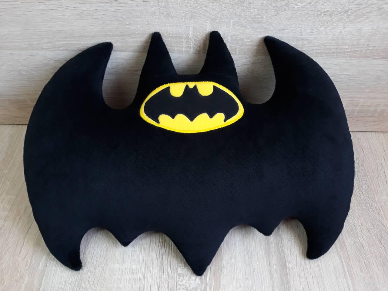 М'яка іграшка-подушка «Бетмен» емблема бетаранг