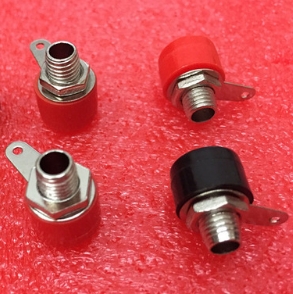 Гніздо розєм 4 мм червоний+чорний банан