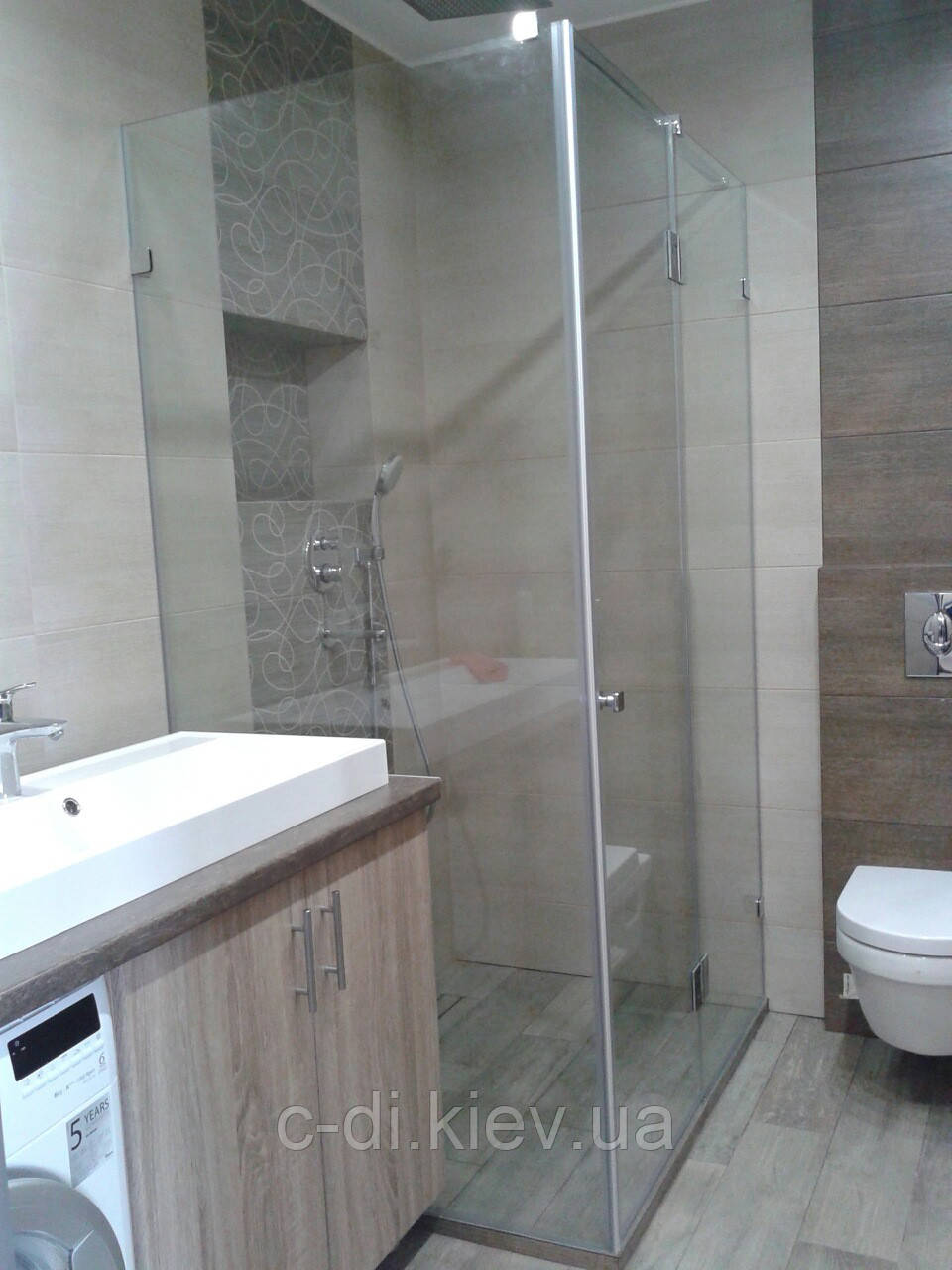 Скляна душова кабіна кутова