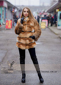Жіноча шуба з лисиці з поперечним розшивом
