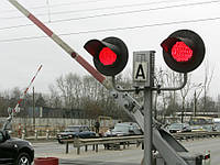 Сигнальная световозвращающая пленка для железнодорожных переездов со шлагбаумом
