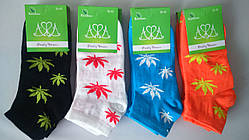 Короткі жіночі шкарпетки з малюнком конопель